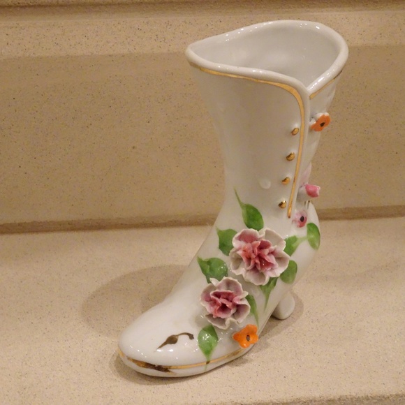 Vintage Victorian Style Royal Crown Porcelain Boot Collectible Shoe Vase Decor - Picture 7 of 7